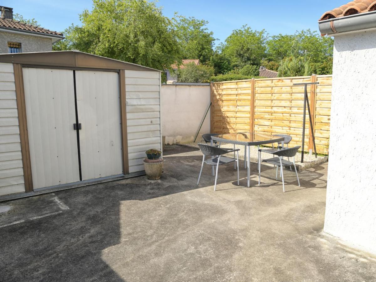 Apartament T2 - 28M2 Avec Cour Et Stationnement, Wifi Et Linge Fournis Angoulême Zewnętrze zdjęcie