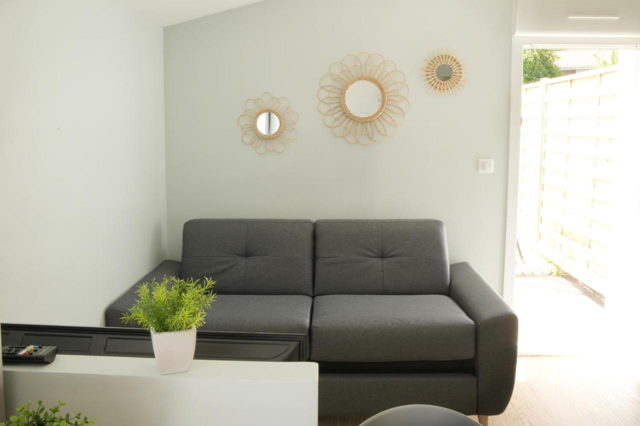 Apartament T2 - 28M2 Avec Cour Et Stationnement, Wifi Et Linge Fournis Angoulême Zewnętrze zdjęcie