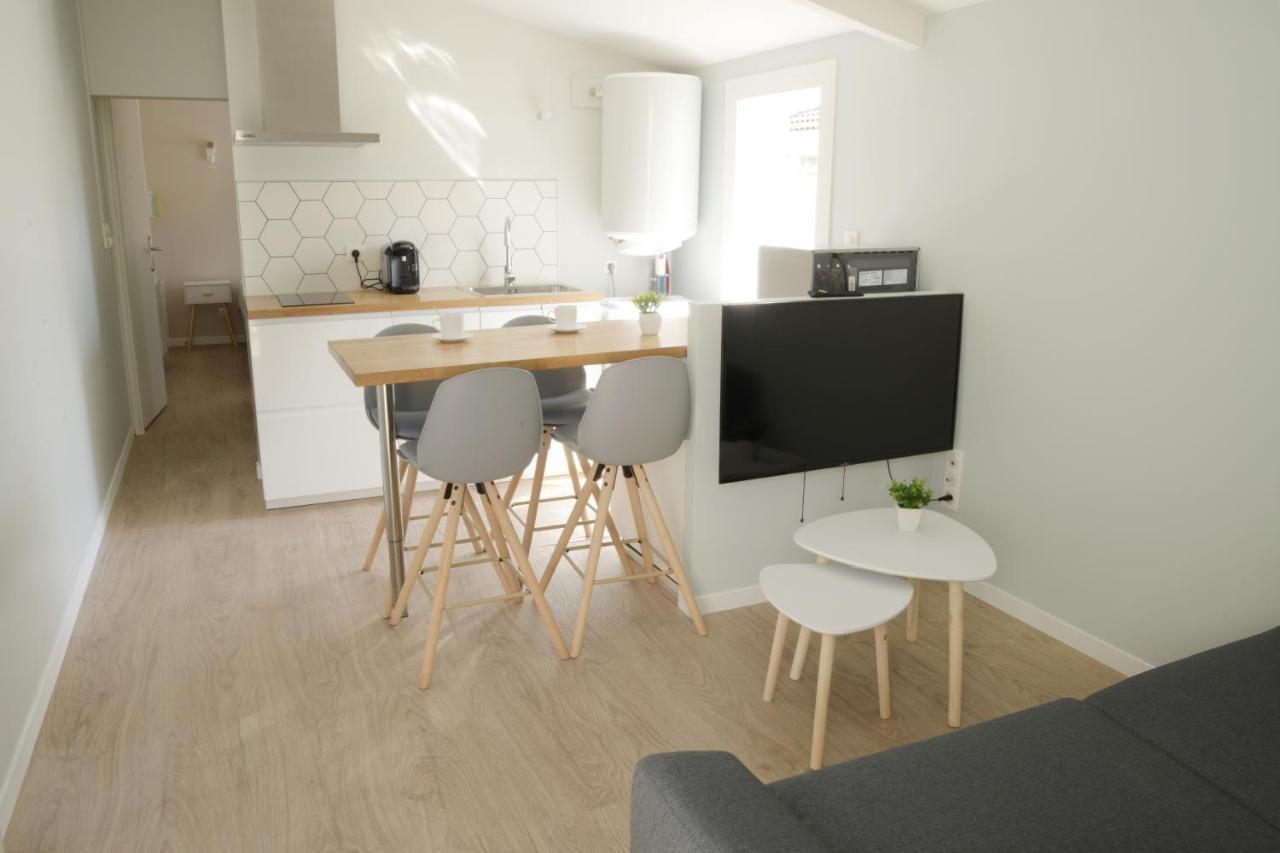 Apartament T2 - 28M2 Avec Cour Et Stationnement, Wifi Et Linge Fournis Angoulême Zewnętrze zdjęcie